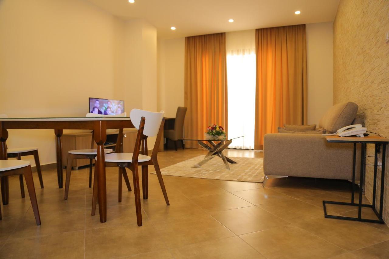 Ryadi Aparthotel